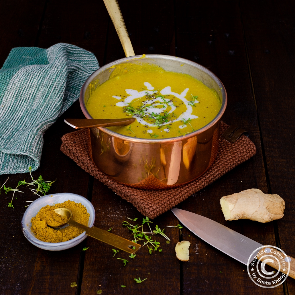 Rezept für eine leckere Suppe aus Kichererbsen mit Curry und Kokosmilch