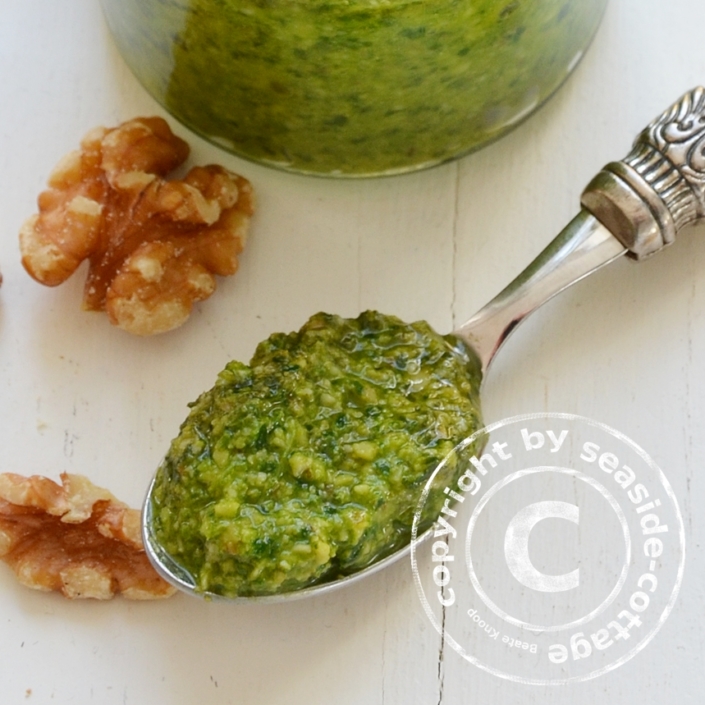 Walnuss_Spinat_Pesto Rezept für Walnuss-Spinat-Pesto
