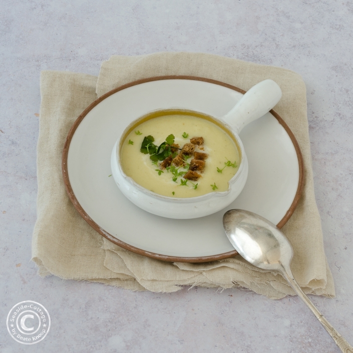 Blumenkohlsuppe a Rezept für Blumenkohlsuppe