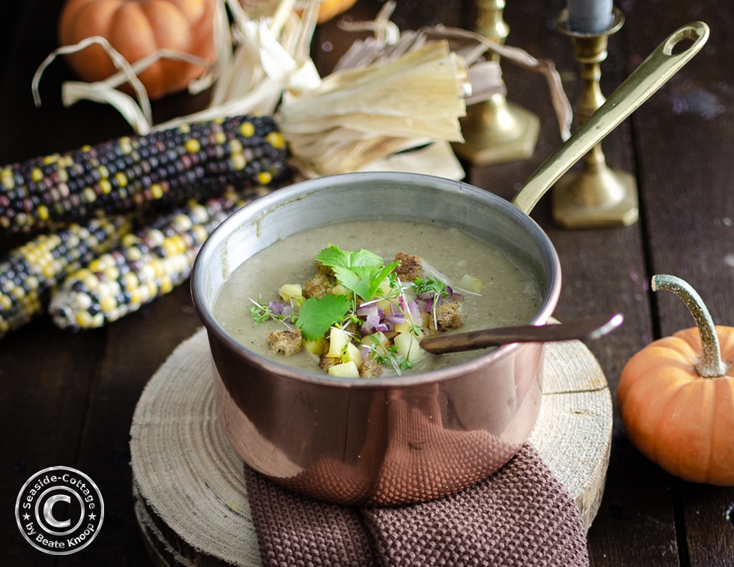 Herbstzeit Suppenzeit Suppe mit Esskastanien und Pilzen